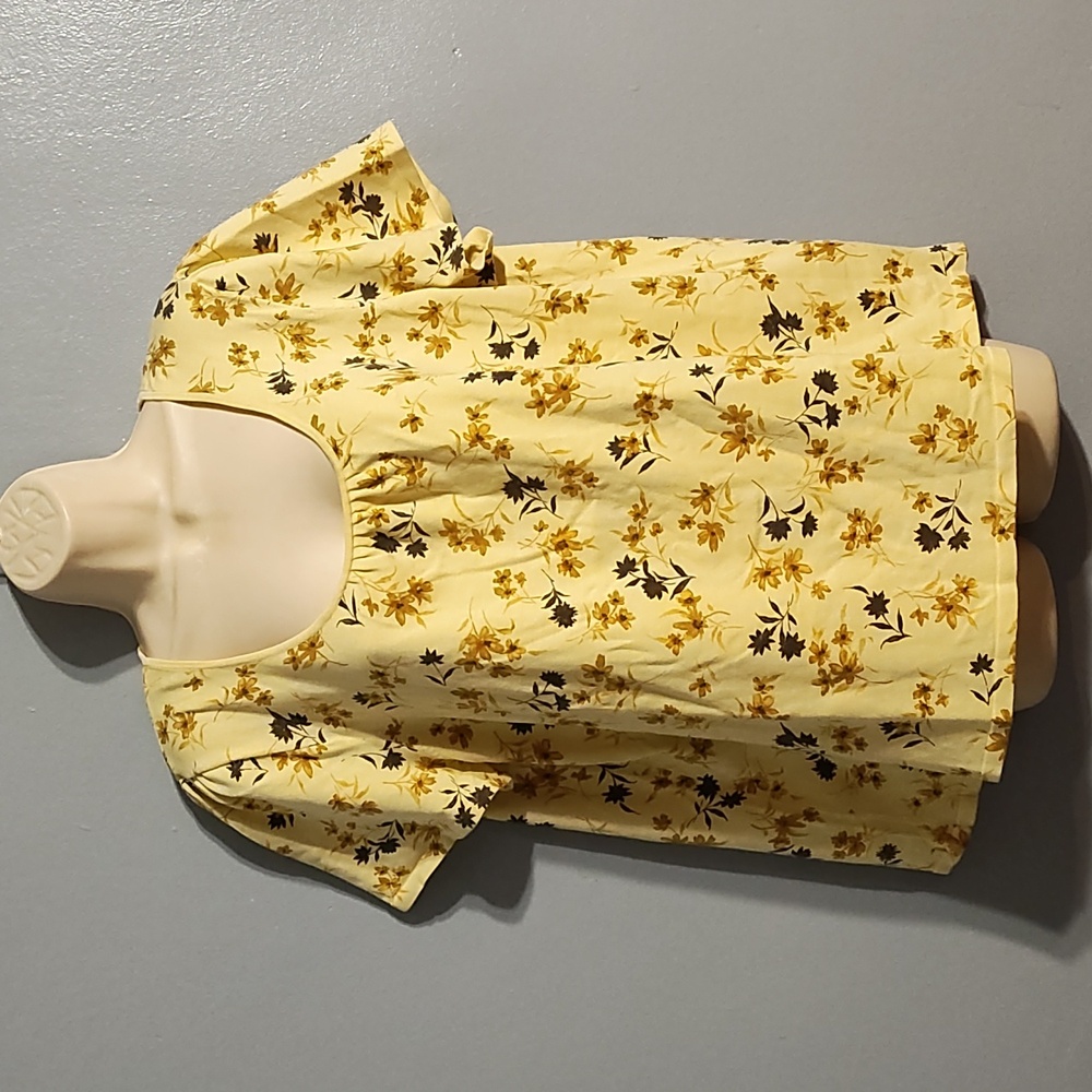 Josephine chaus women's yellow, brown and tan floral print size 2XL blouse